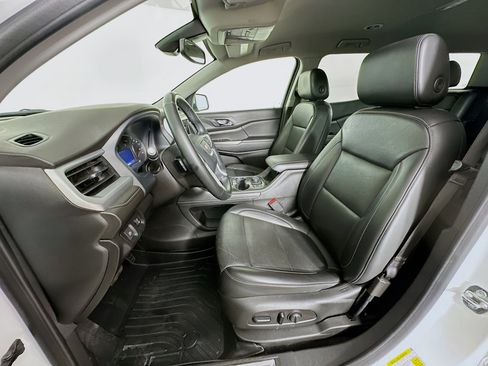 Used 2023 GMC Acadia SLT image 13