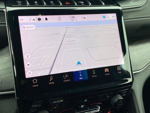 Used 2023 Jeep Grand Cherokee Limited image 11