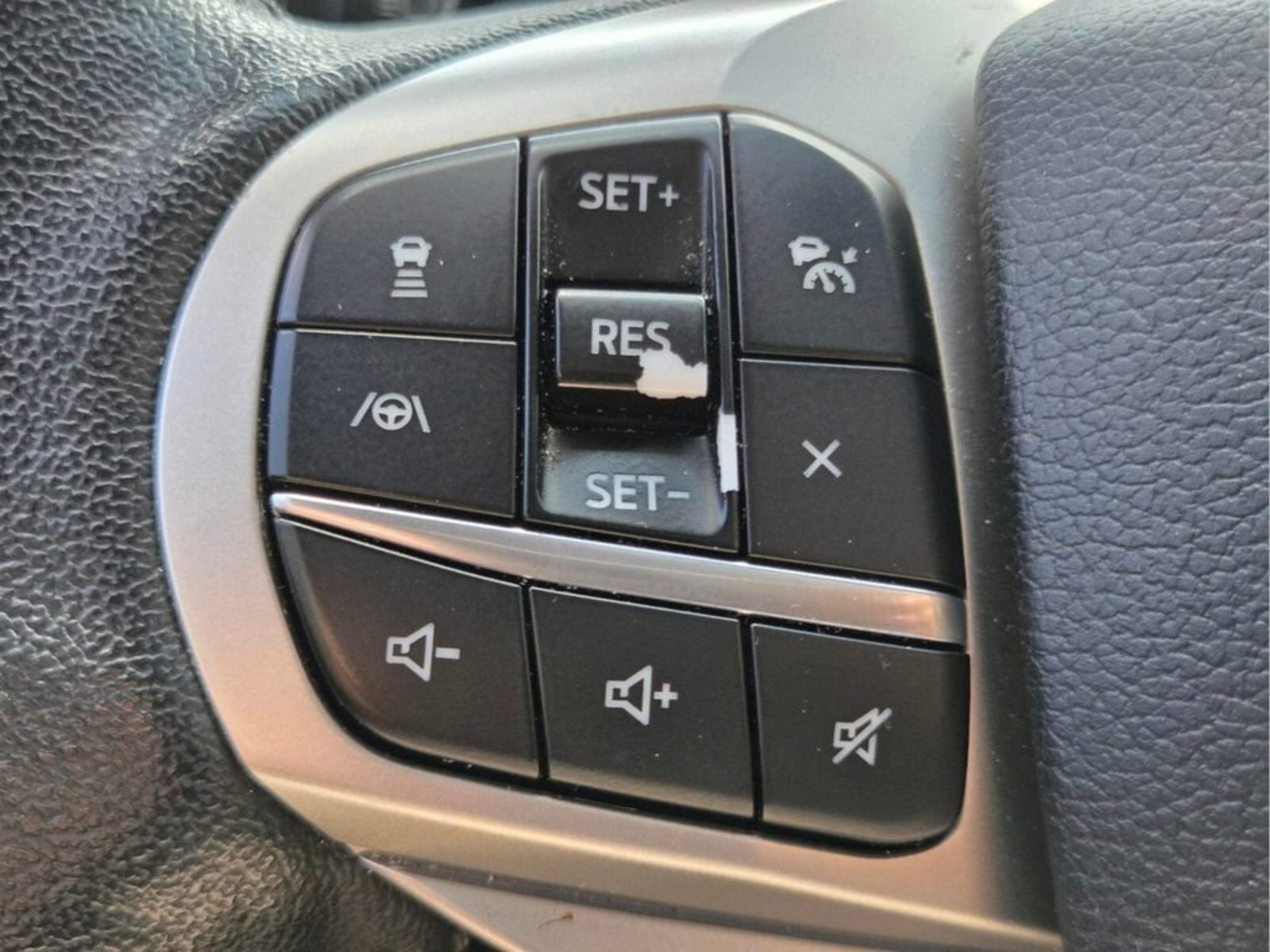 Used 2021 Ford Explorer Limited w/ Hybrid Equipment Group 310A RWD image 31
