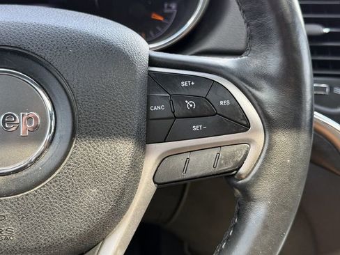 Used 2018 Jeep Grand Cherokee Altitude image 22