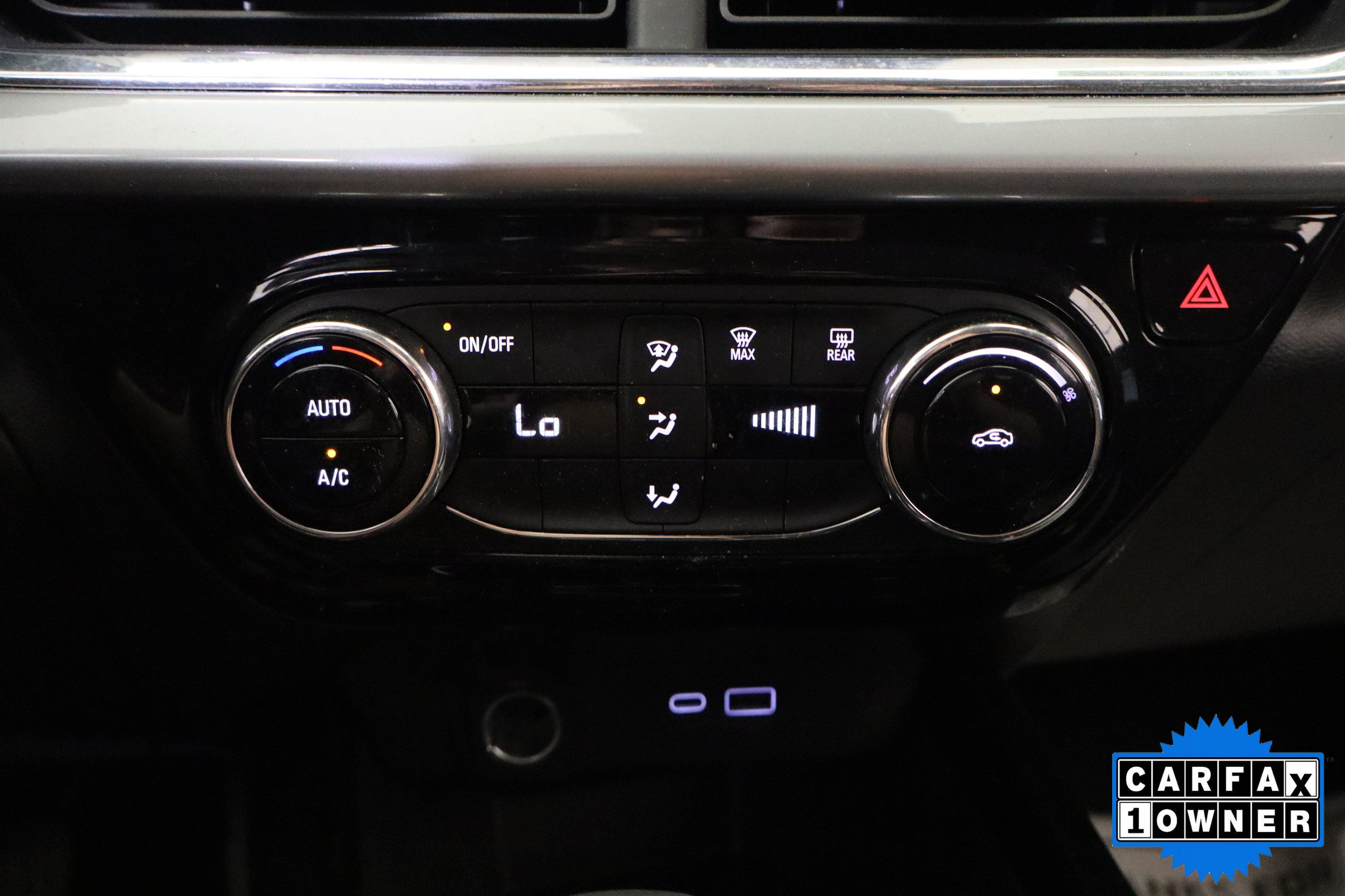 Used 2025 Chevrolet Trax LT FWD image 27