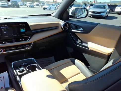 Used 2026 Chevrolet Equinox ACTIV w/ Convenience Package III image 11