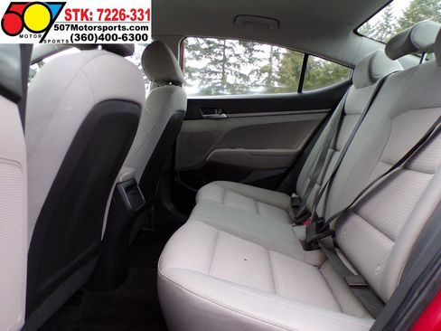 Used 2017 Hyundai Elantra SE FWD image 18