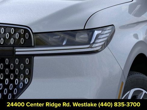 New 2025 Lincoln Navigator Reserve image 18