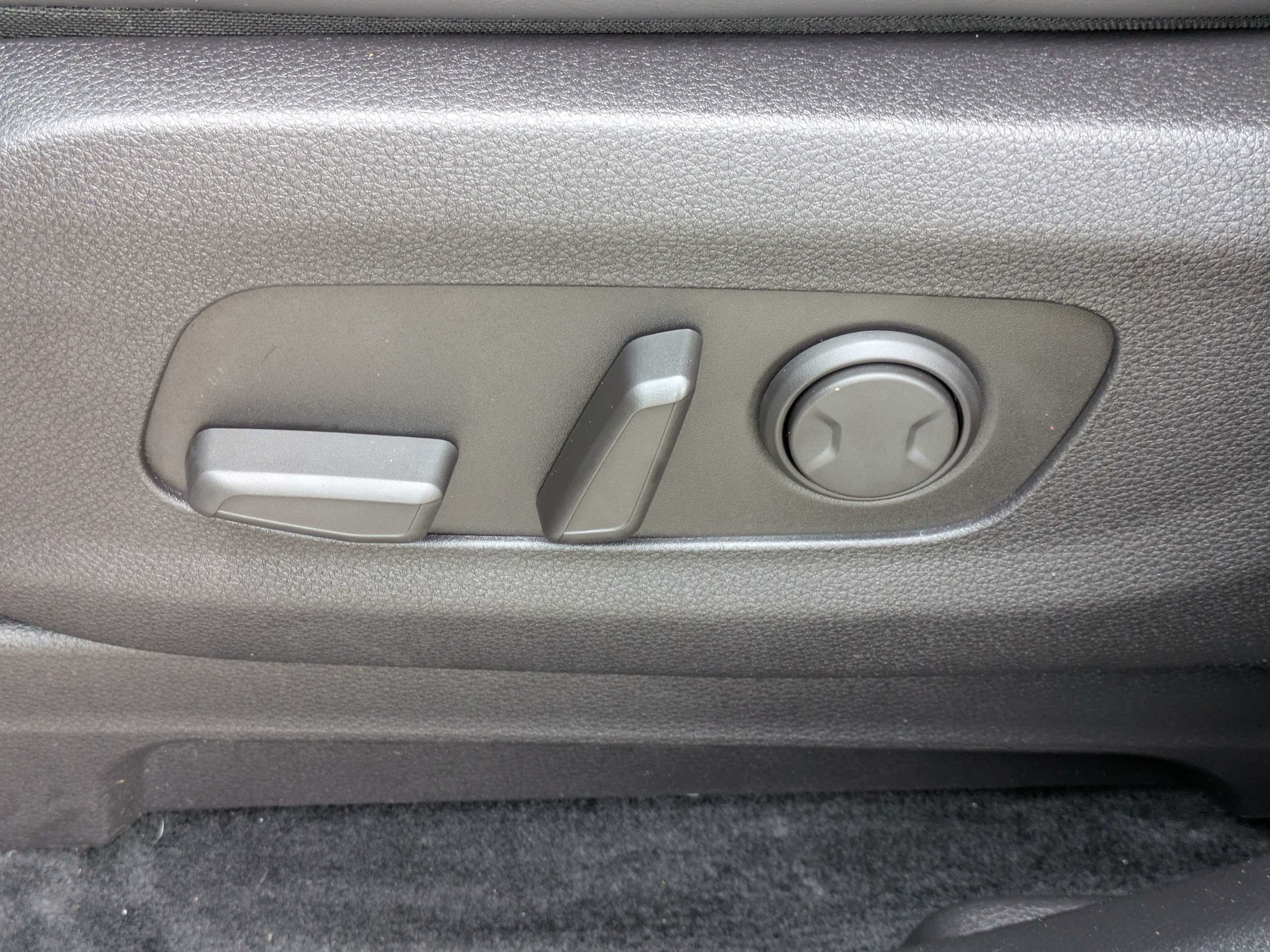 Certified 2022 Kia Carnival LX FWD image 20