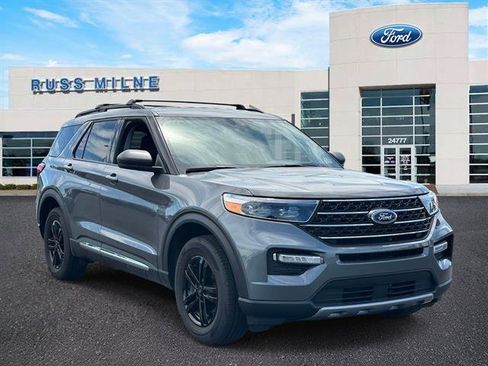 Used 2024 Ford Explorer XLT w/ Equipment Group 202A AWD/4WD image 1