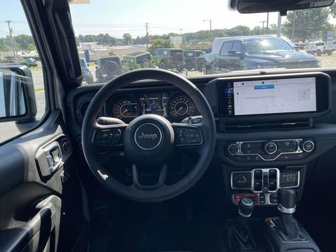 Certified 2024 Jeep Wrangler Unlimited Rubicon image 21