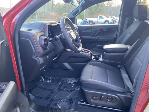 Used 2023 Chevrolet Colorado Trail Boss w/ Technology Package image 21