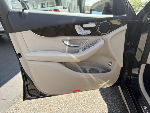 Used 2022 Mercedes-Benz GLC 300 image 19