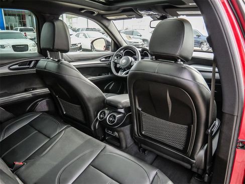 Used 2024 Alfa Romeo Stelvio Ti image 30