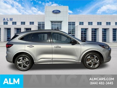 Used 2023 Ford Escape ST-Line FWD image 5