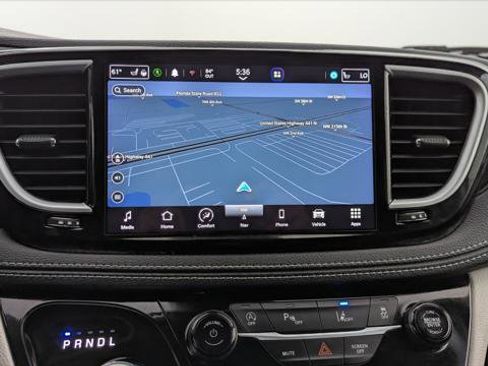 Used 2023 Chrysler Pacifica Limited FWD image 29