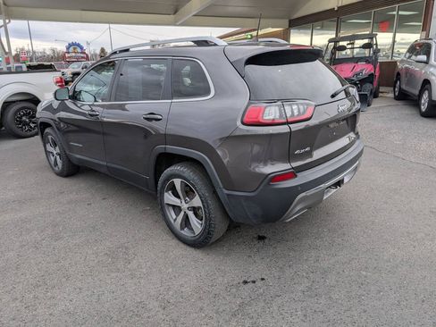 Used 2019 Jeep Cherokee Limited w/ Trailer Tow Group AWD/4WD image 5