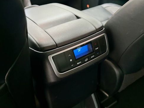 Used 2019 Toyota Highlander Limited image 27