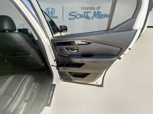 Used 2023 Honda Pilot Touring image 31