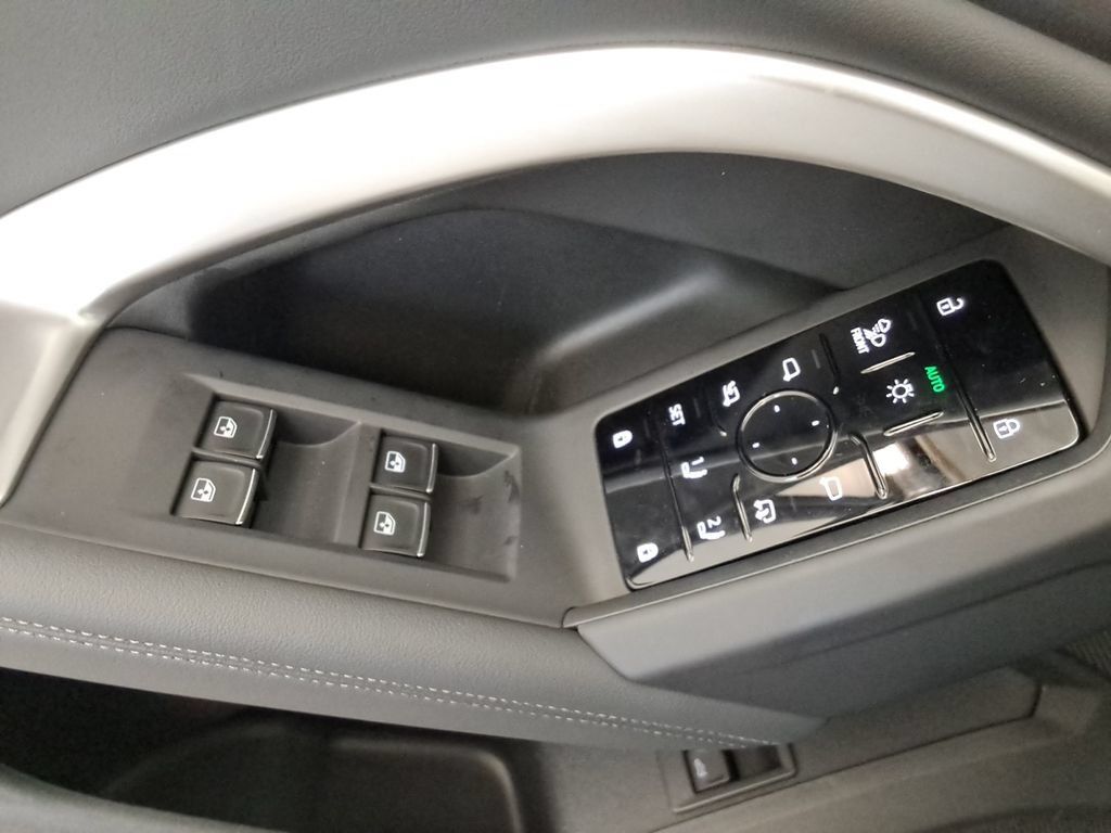 Used 2025 Audi Q5 Premium Plus w/ Premium Plus AWD/4WD image 18