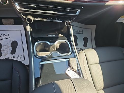 Used 2025 Chevrolet Traverse Z71 w/ LPO, Floor Liner Package image 14