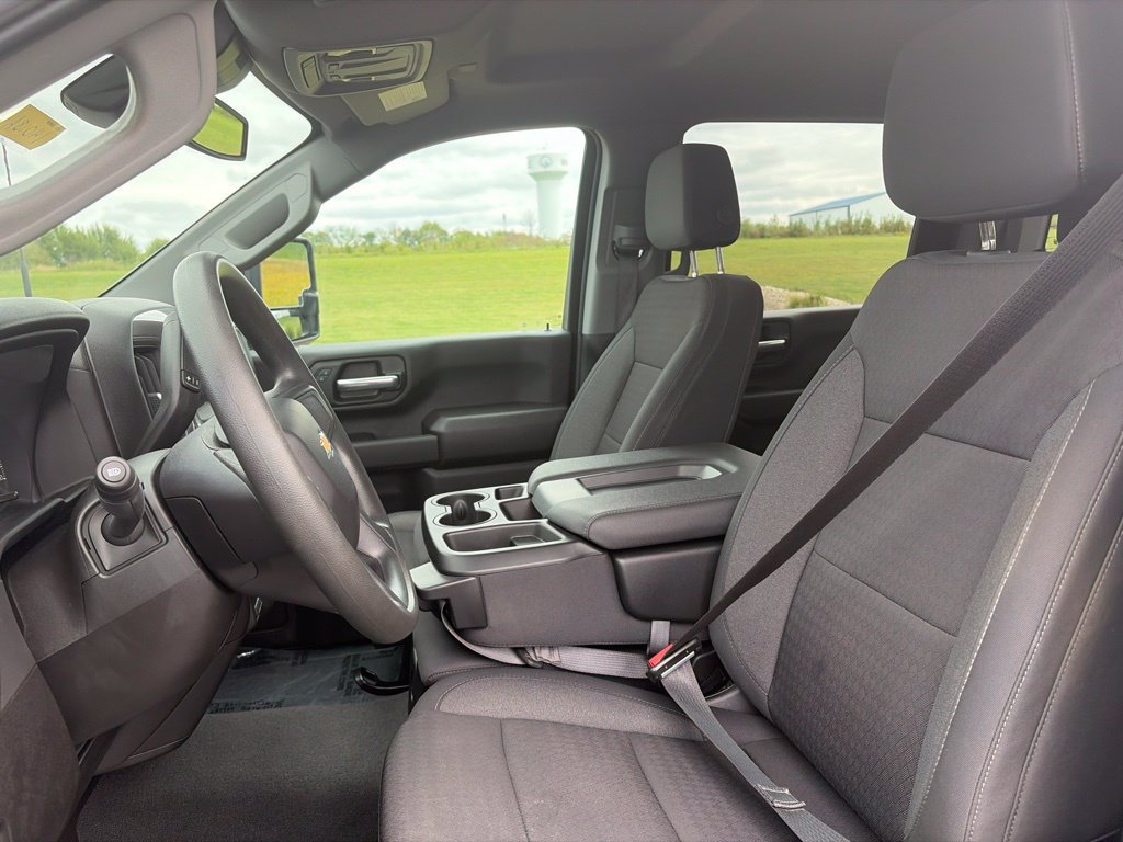 Used 2025 Chevrolet Silverado 2500 Custom w/ Custom Value Package AWD/4WD image 8