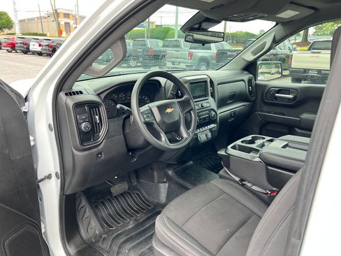Used 2025 Chevrolet Silverado 1500 W/T RWD image 9
