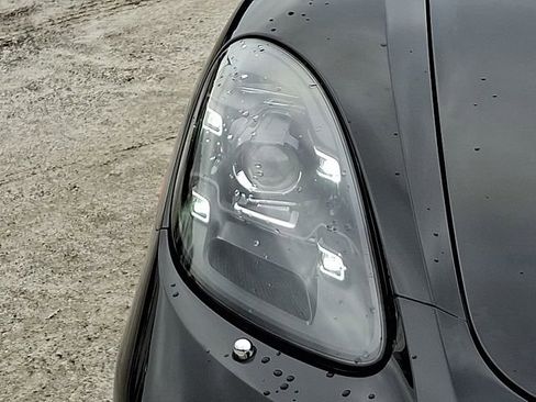 Used 2022 Porsche 718 Boxster S image 9