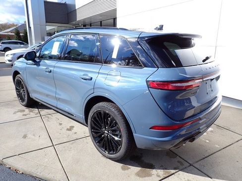 New 2026 Lincoln Corsair Premiere image 3