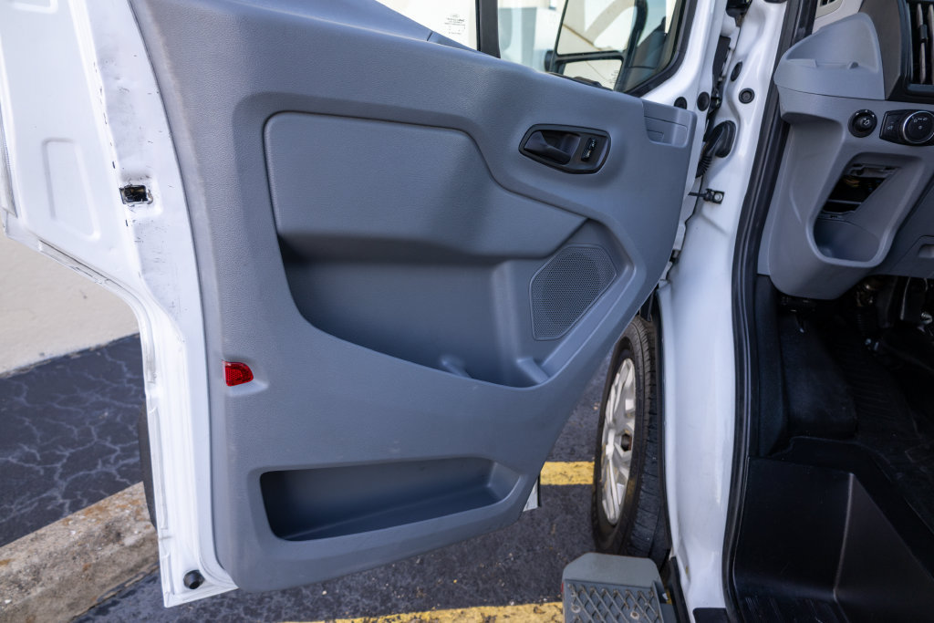 Used 2018 Ford Transit 150 XL RWD image 16