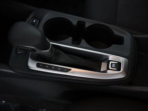 Used 2025 Chevrolet Trax LS image 40