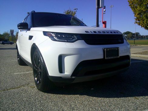 Used 2018 Land Rover Discovery HSE image 42