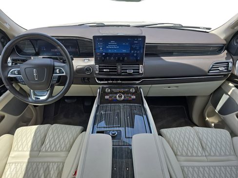Used 2022 Lincoln Navigator Black Label AWD/4WD image 9