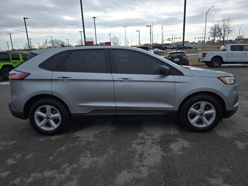 Certified 2020 Ford Edge SE image 6