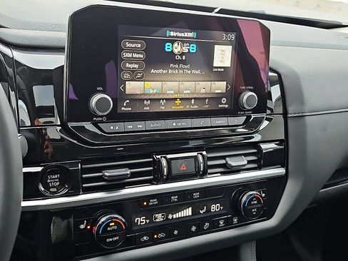 New 2025 Nissan Pathfinder SV w/ SV Premium Package image 12