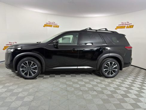 New 2026 Nissan Pathfinder Platinum image 2