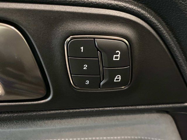 Used 2019 Ford Mustang Shelby GT350 w/ Technology Package RWD image 13
