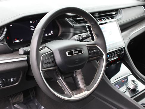 Used 2024 Jeep Grand Cherokee L Limited w/ Luxury Tech Group II image 10