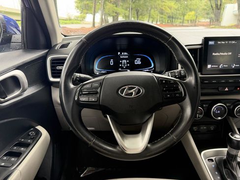 Used 2023 Hyundai Venue SEL w/ Cargo Package FWD image 21