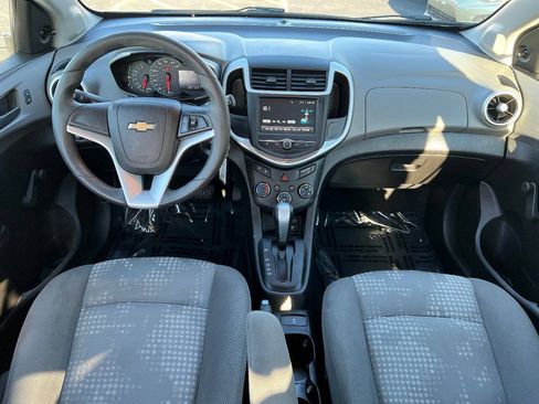 Used 2017 Chevrolet Sonic LT FWD image 27