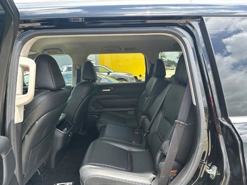 Certified 2025 Nissan Armada SV RWD image 3