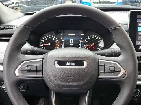 Certified 2024 Jeep Compass Latitude image 19
