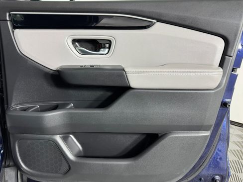 Used 2025 Honda Pilot EX-L image 45