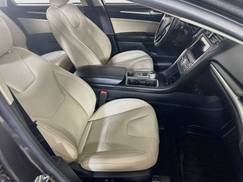 Used 2017 Ford Fusion Titanium AWD/4WD image 16