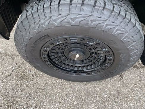 Used 2014 Nissan Frontier SV w/ SV Value Truck Package image 22