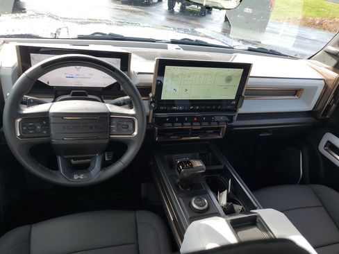 Used 2024 GMC Hummer EV 2X w/ Extreme Off-Road Package AWD/4WD image 10