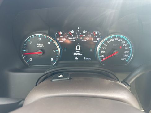 Used 2019 GMC Yukon Denali image 2