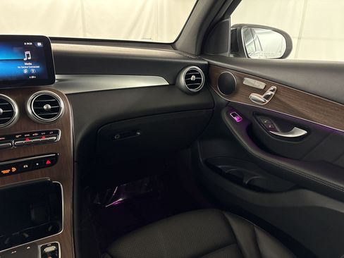Used 2022 Mercedes-Benz GLC 300 image 30