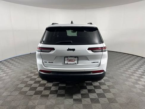 Used 2022 Jeep Grand Cherokee L Limited w/ Black Appearance Package AWD/4WD image 6