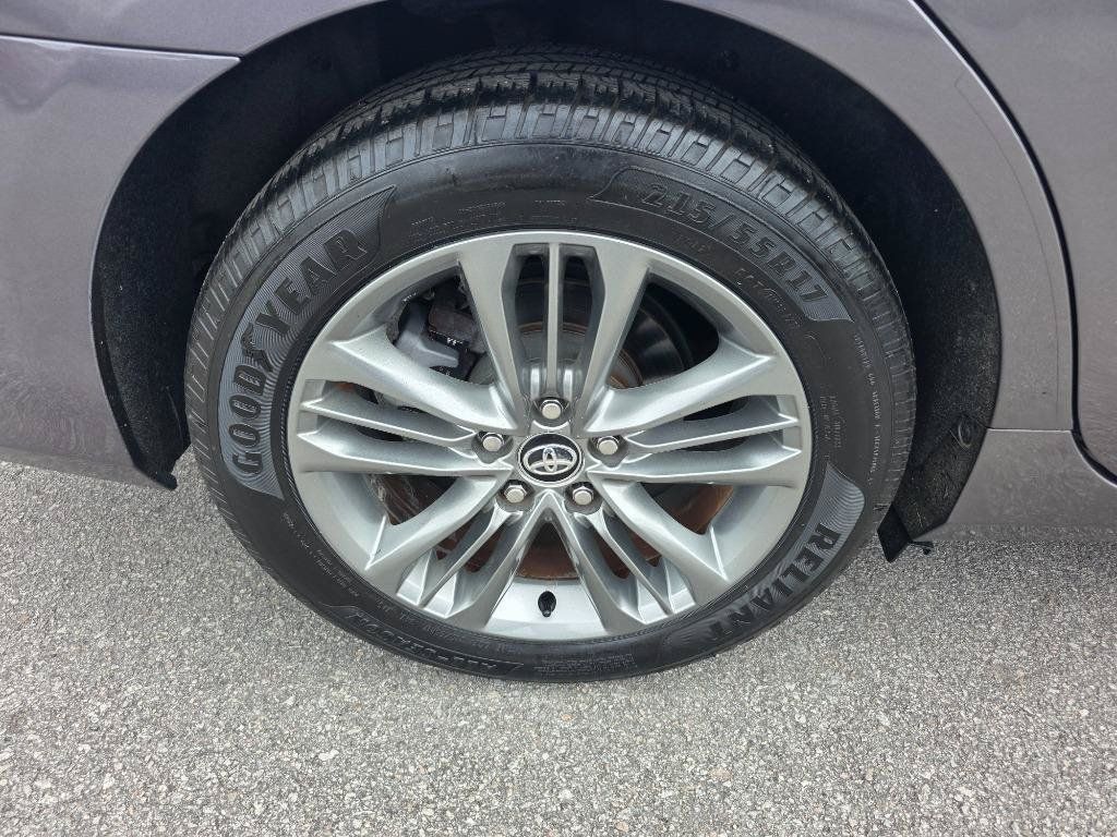 Used 2017 Toyota Camry SE FWD image 21
