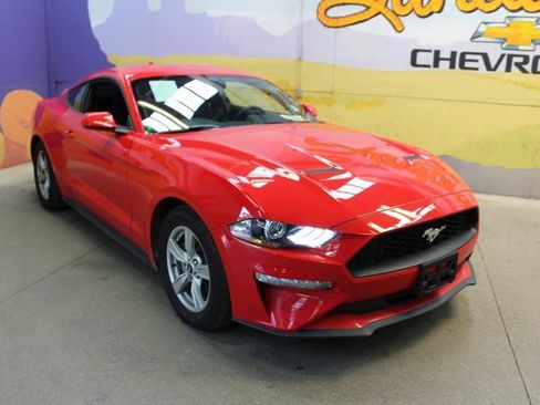 Used 2022 Ford Mustang Coupe image 4