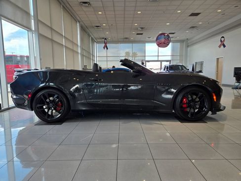 Used 2024 Chevrolet Camaro LT RWD image 5