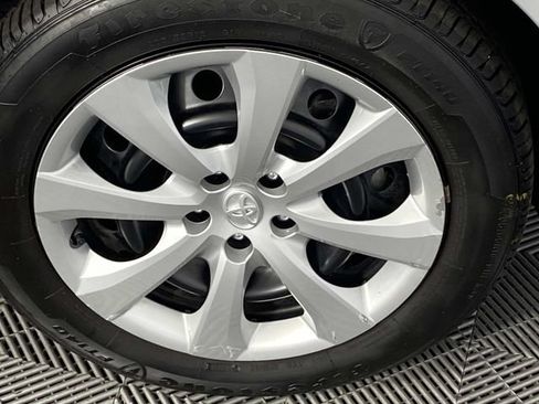 Used 2025 Toyota Corolla LE FWD image 29