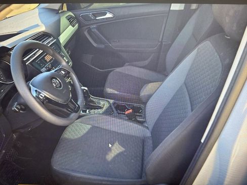 Used 2018 Volkswagen Tiguan S image 10